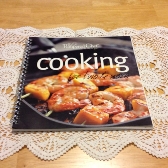 The Pampered Chef Cooking for two & More - Recipes for Small Households - Picture 1 of 7